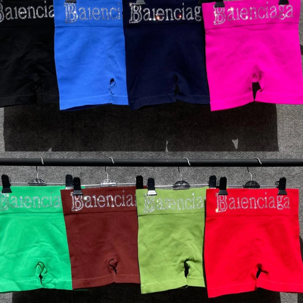 شورتک balenciaga